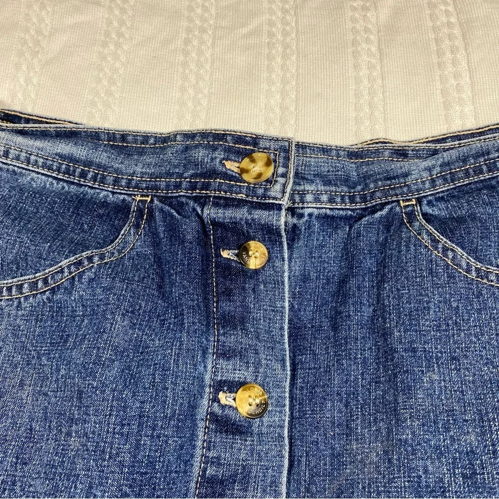 Gloria Vanderbilt Jean Mini Skirt Frayed Hem size 12 Button Down Skirt